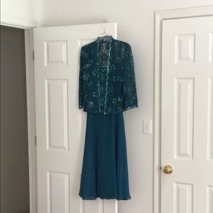 Beautiful cocktail/mother-of-the-bride dress